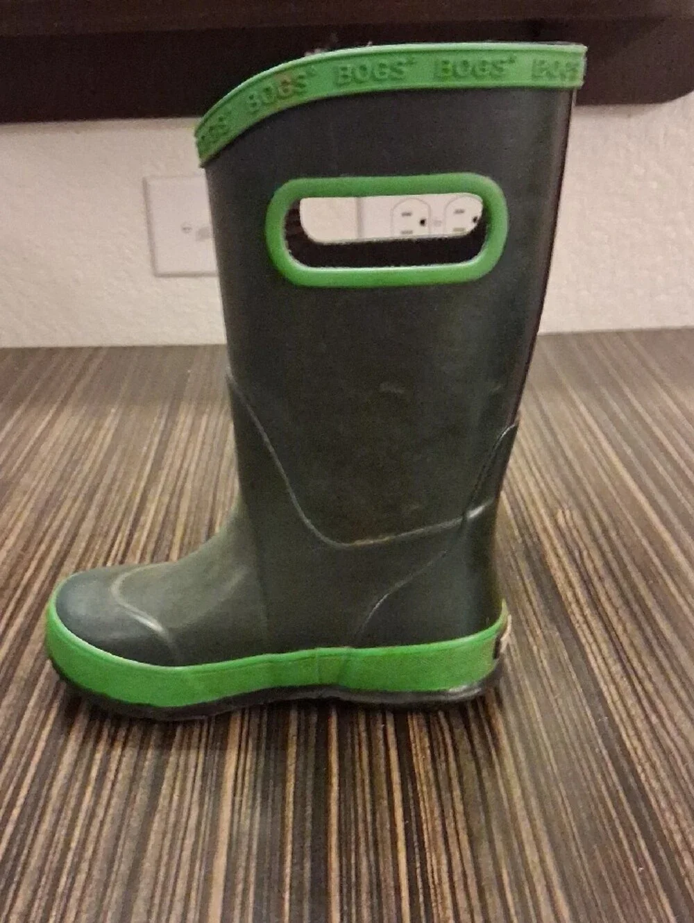 Bogs Kids Green Rubber Rain Boots with Lime Trim